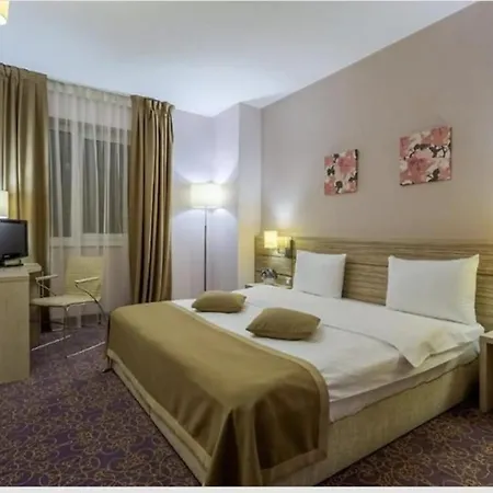Rin Grand Hotel *